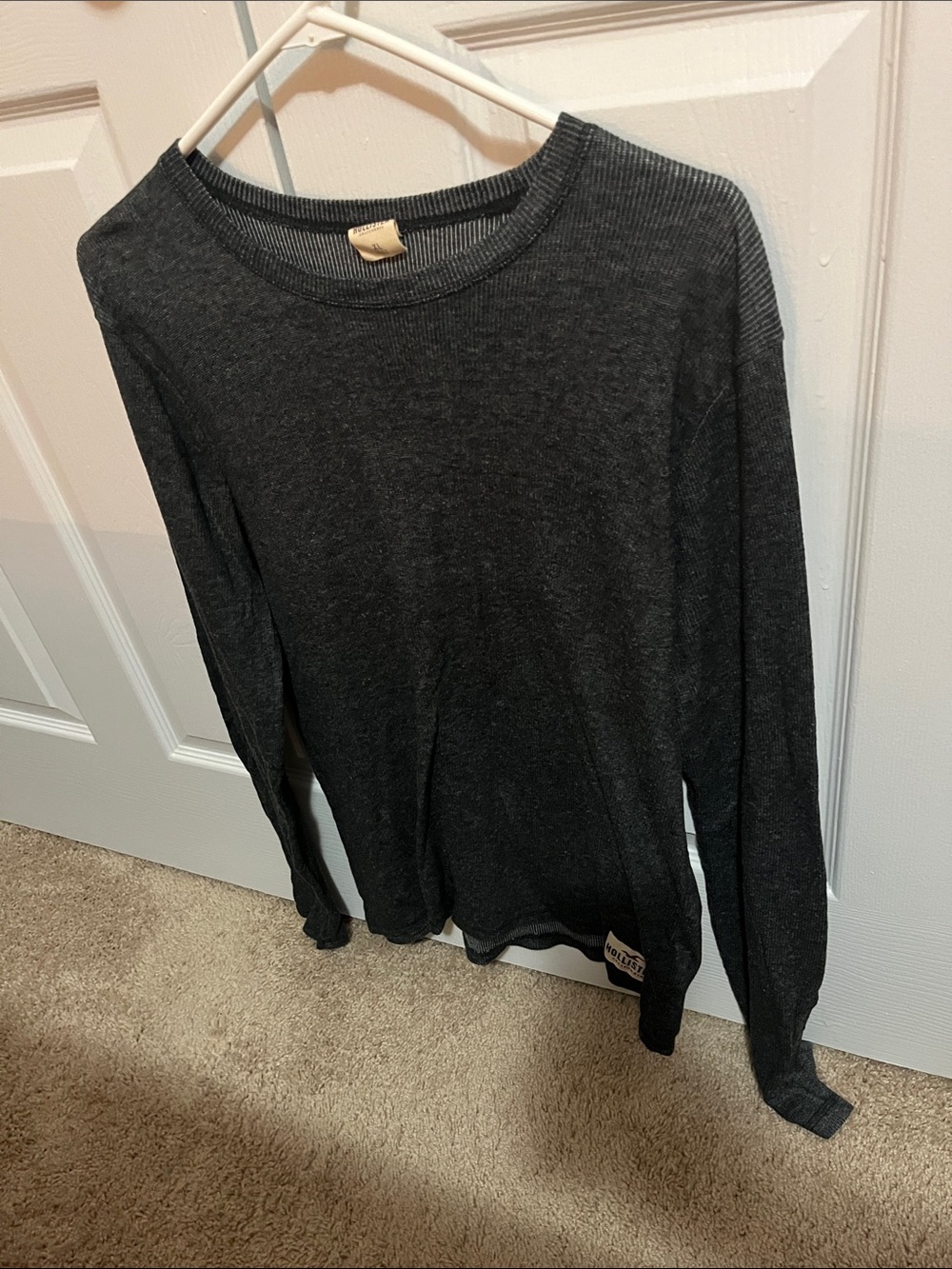 Hollister Men's Long Sleeve Crewneck Shirt - Charcoal Gray